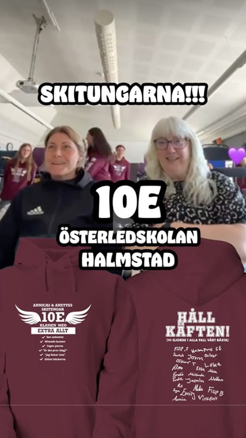 Klass med klasströjor och ryggtryck